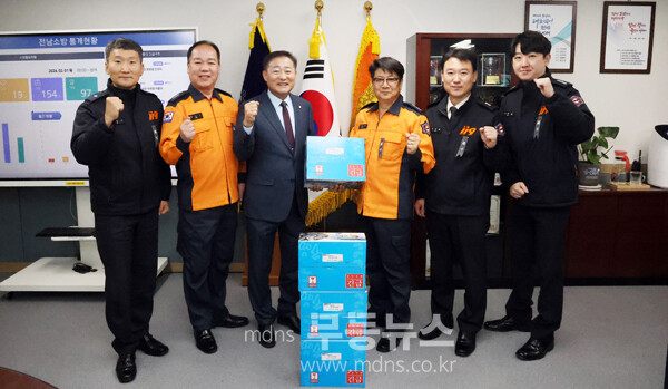 성릉 앞두고 사회복지시설과 유관기관을 위문한 장영우 진도군의회 의장 (진도군의회 제롱)