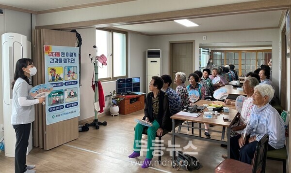 곡성군 건강 취약계층 폭염 대비 ‘경로당 순회 교육’ 나서(곡성군 제공)
