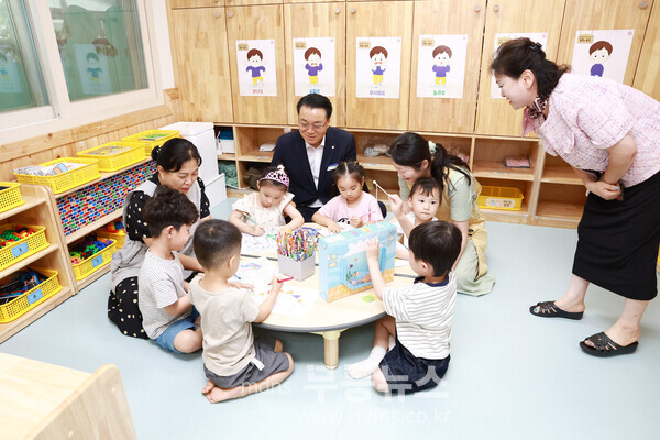 화순형 24시 어린이집 운영 장면