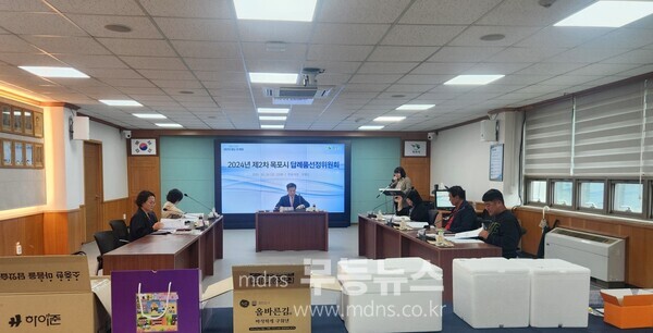 목포시 답례품선정위원회를 개최해 고향사랑기부제 신규 답례품을 추가 선정했다. /목포시 제공