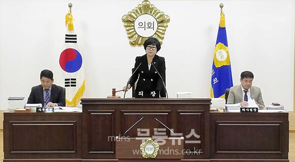 개회 선언을 하고 있는 박금례 의장 (진도군 제공)