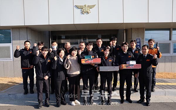 사회복지 시설등을 위문하고 있는 진도군의회 의장 박금례 (진도군의회 제공)