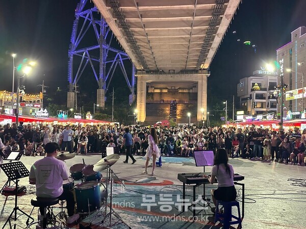 여수 버스킹 공연2(여수시 제공)