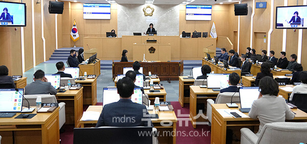 광주남구의회 , 사회를 맡아보고 있는 남호연 의장 (남구의회 제공)