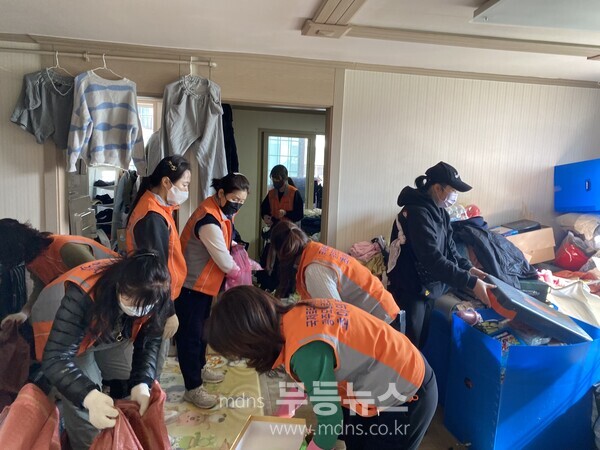 저장강박, 은둔가구 지원 활동 사진/광산구 제공