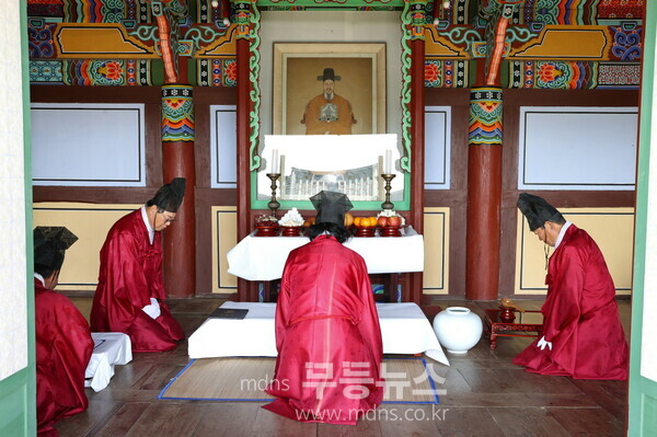 고흥군, 충무공 이순신장군 탄신 제480주년 기념 ‘다례제’ 봉행 /고흥군 제공