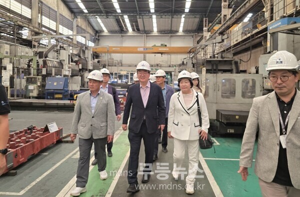 문인 북구청장  아이오솔류션 태국 공장 방문