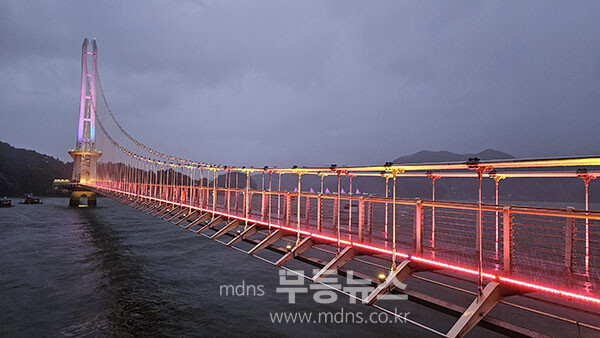 예산군 예당호 출렁다리 야경 (6월 20일 우중(雨中) 촬영 / 조경륜)