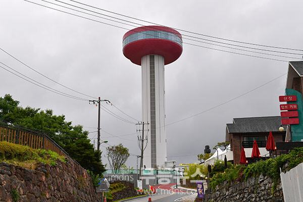 금년말경 완공을 목표로 공사중인 예당출렁다리 인근 전망대  촬영 / 조경륜)