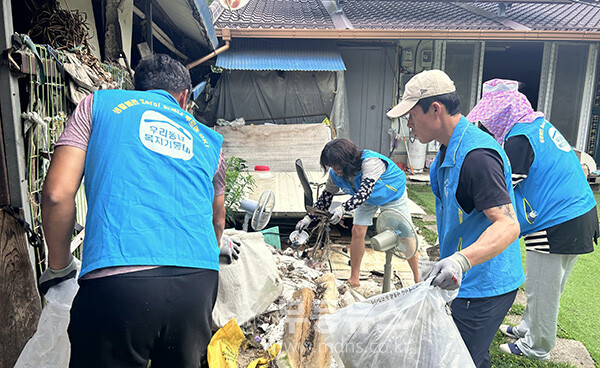 봉사 활동을 하고 있는 장성군 우리동네 복지기동대 (장성군 제공)