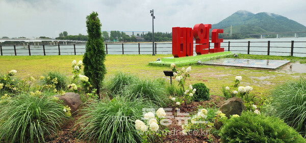 광양시, 낭만플랫폼 ‘배알도 섬 정원’ 수국 명소로 가꾼다 - 배알도 섬 정원