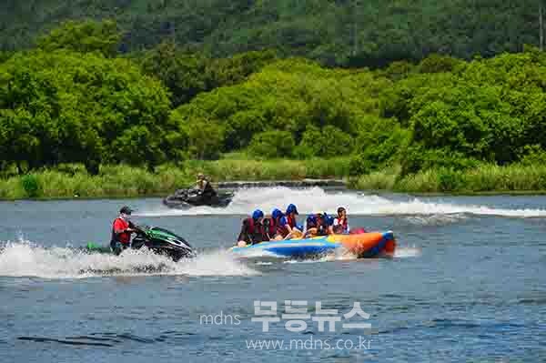 글로벌 살수대첩 거리 페레이드를 시작으로 본격 축제에 들어간  제18회 정남진 장흥물축제 (사진촬영 / 조경륜)