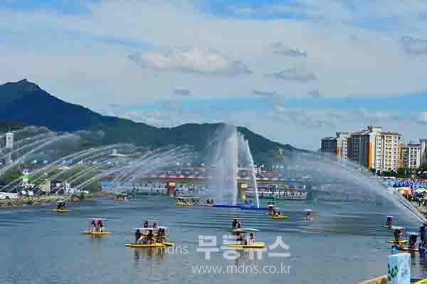 글로벌 살수대첩 거리 페레이드를 시작으로 본격 축제에 들어간  제18회 정남진 장흥물축제 (사진촬영 / 조경륜)