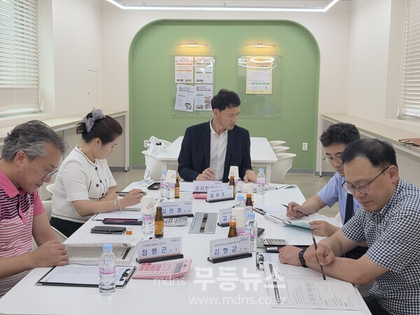 창업 아이디어 공모 심사 사진.