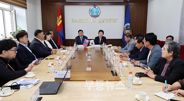 농어촌 인력난 해소와 지역 특산물 해외 판로 개척을 위한 협력을 협의한 진도군 의회 (진도군 의회 제공)