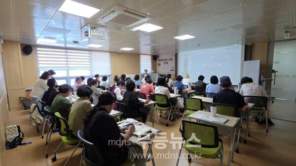 광양희망도서관, ‘길 위의 인문학 사업’ 큰 호응 속 마무리