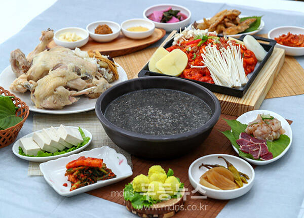해남 8미(味)  닭요리 코스 (해남군 제공)