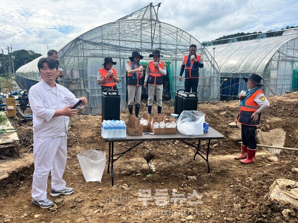 함평축산물종합처리장 피해복구 현장 음료 지원 사진/함평군 제공