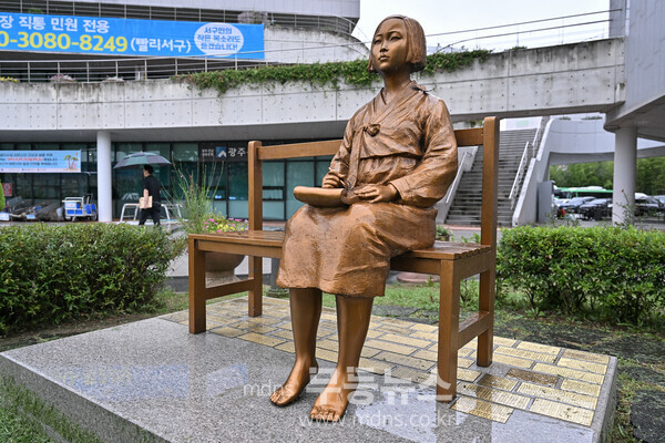 서구, 광복 80주년 기념주간 운영 _서구청 앞 평화의 소녀상