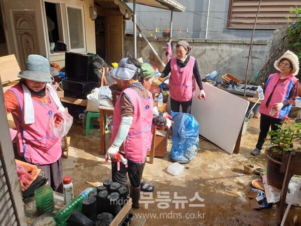 생활개선함평군연합회 수해 복구 지원 사진