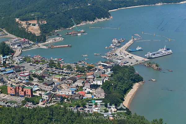 땅끝 전망대에서 촬영한 땅끝 마을 전경  (15일 / 조경륜 촬영)