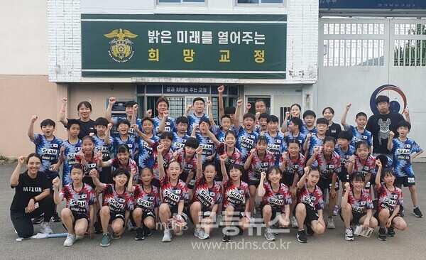 대한탁구협회 꿈나무선수단 단체사진