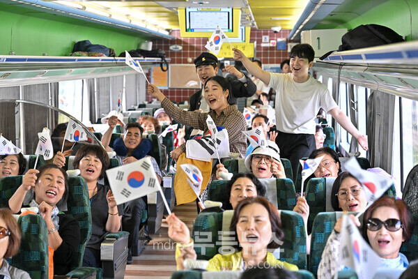 5‧18과 8‧15 잇는 ‘착한서구 평화열차’ 역사적 첫 운행