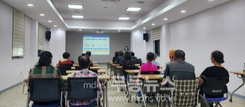 암환자 영양관리 교육을 받는 모습.