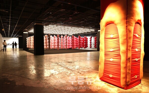  전시는 ▲세계관 ▲삶관 ▲모빌리티관 ▲미래관 등 4개 주제관으로 구성되 있다.