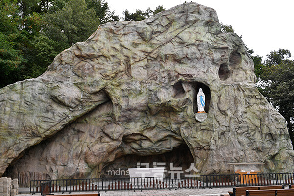 음성 감곡 매괴성모순례성지/ 성모광장과 성모동굴 (사진촬영 /조경륜 베드로)