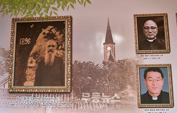 음성 감곡 매괴성모순례성지  / 죄측 초대신부 (사진촬영 /조경륜 베드로)