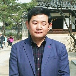 제6회 현구문학상 운문분야 수상 박현덕 시인.