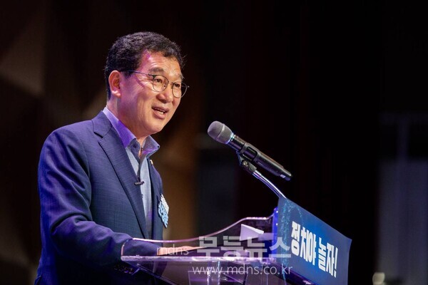 국민이 주인인 나라, 정치야 놀자”를 주제로 출범식 / 축사를 하고 있는 신정훈 국회의원