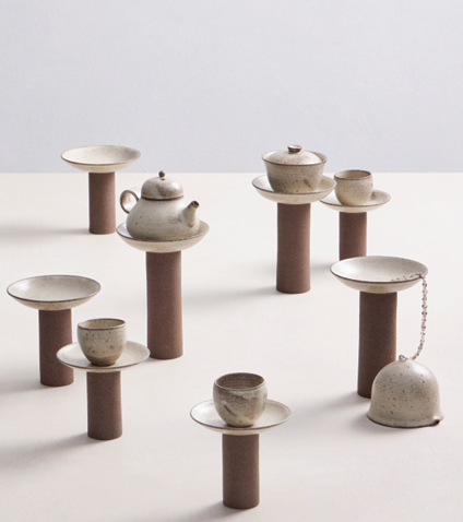 강지향 작,  화현통형다구(化現筒形茶具)         (100x100x200mm, 블랙브라운, 1250℃ 산화소성, mixed media)