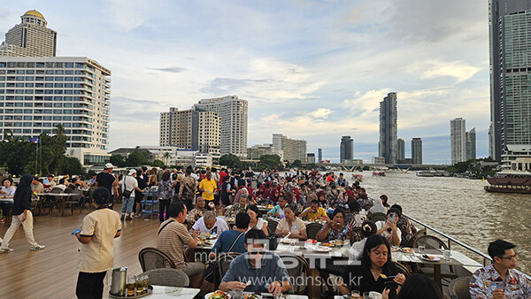 쟈오프라야 디너 그루즈 (사진촬영 / 조경륜)