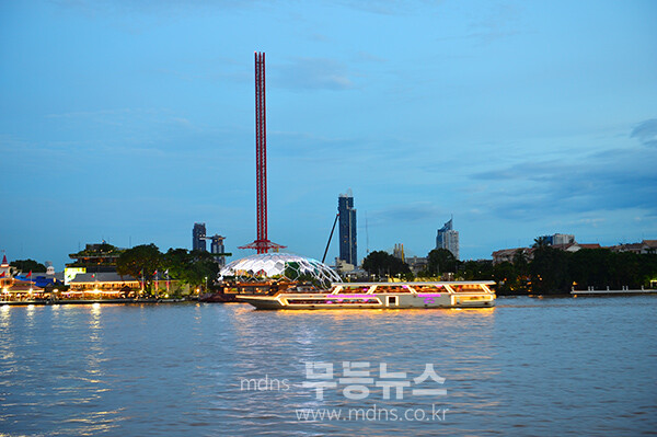 쟈오프라야 디너 그루즈 (사진촬영 / 조경륜)