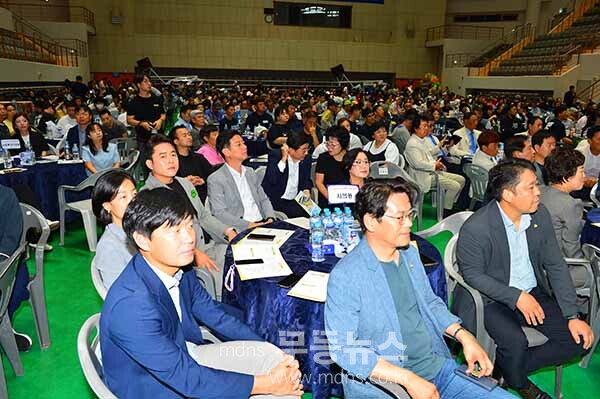 22일 열린 제12회 나주시 장애인 한마당 큰 잔치, 자리를 함께하고 있는 나주시의회 의원들 (앞면 테이블)(사진촬영 / 조경륜)