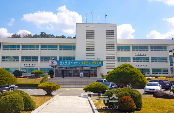 무안군청 전경.