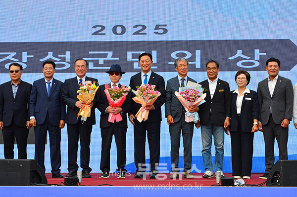 26일 열린 제48회 군민의 날 행사, 제27회 군민체육대회  / 기념촬영(사진촬영 / 조경륜)