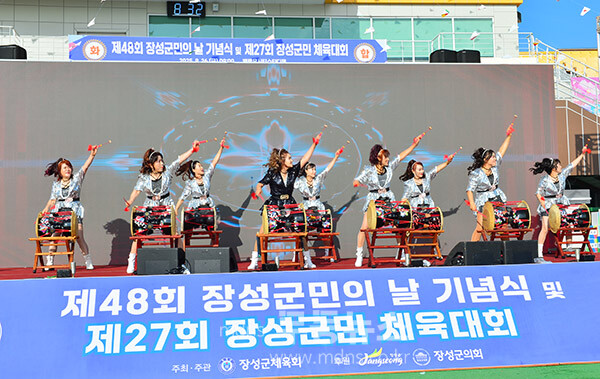 26일 열린 제48회 군민의 날 행사, 제27회 군민체육대회  / 식전공연 (사진촬영 / 조경륜)