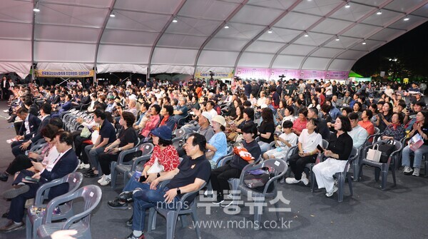  26일 밤 "제 25회 영광 불갑산 상사화축제"가 성황리에 개막했다./무등뉴스 유진석