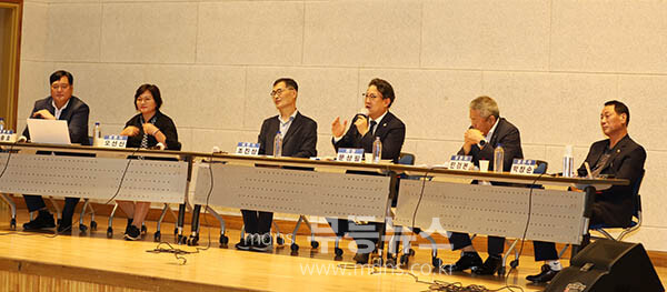 지난 25일 열린 북구 발전 정책토론회(사, 광주공동체 제공)