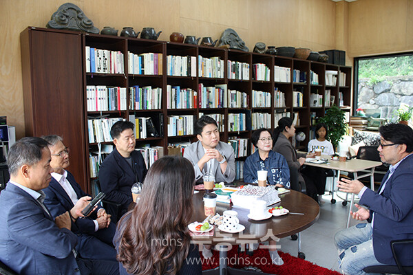 의정활동을 펼치고 있는 나주시의회 에너지관광위원회 (나주시의회 제공)