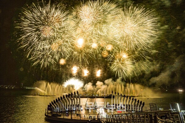 한가위 밤하늘 수놓을 마지막 감동…목포해상W쇼 대미 장식/목포시 제공