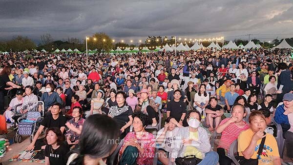 2025 나주영산강축제’ 개막 첫날 15만 명의 구름인파가 몰리며 대성황을 이뤘다.
