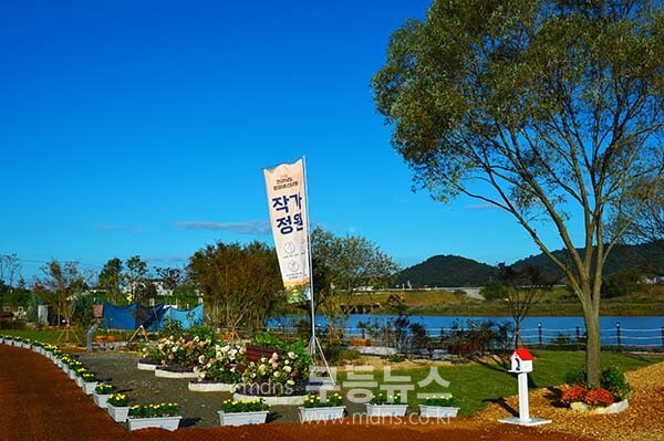 9일 아침 촬영한 영산강 정원 (사진촬영 /사진작가 조경륜}