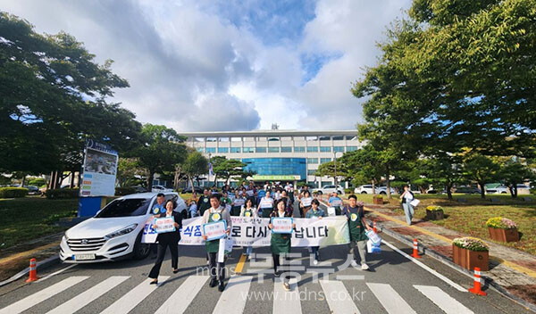 위생업소 친절 서비스교육 및 결의대회를 개최한 진도군 (진도군 제공)