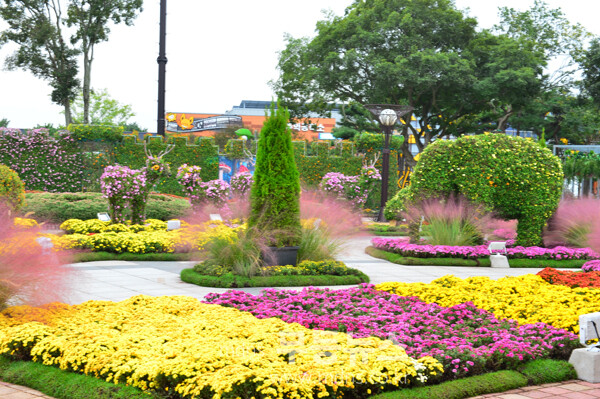 개회 막바지 준비가 한창인 2025 대한민국 국향대전 현장(21일 사진촬영 / 조경륜)