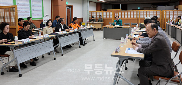 진도군청 전시종합상황실에서 통합방위협의회를 개최한 진도군 (진도군 제공)