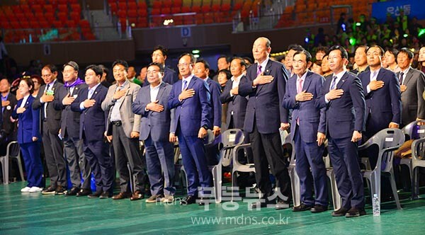 30일 열린 제34회 광산구민의날 행사 / 국민의례 {사진촬영 / 조경륜)